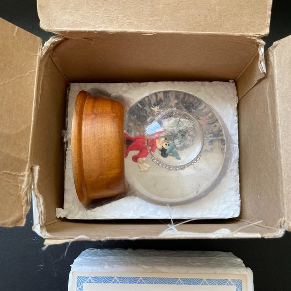 Vintage 1989 Mickey Mouse from Fantasia, Disney Crystal Snow Globe - Picture 2 of 10